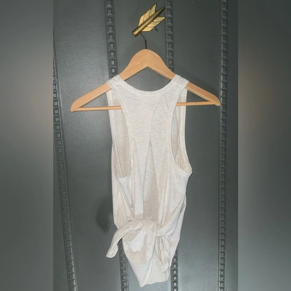 Lululemon l All Tied Up Women's Tank Top l Size: Small/Medium - Picture 7 of 11